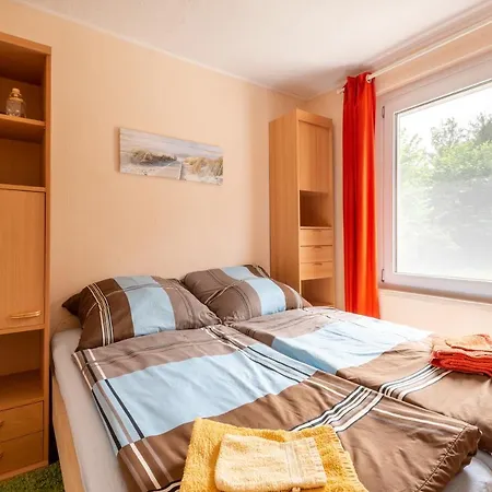 Ostsee-ferienhaus Im Gruenen Klockenhagen