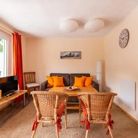 Ostsee-ferienhaus Im Gruenen *