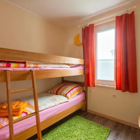 Ostsee-ferienhaus Im Gruenen